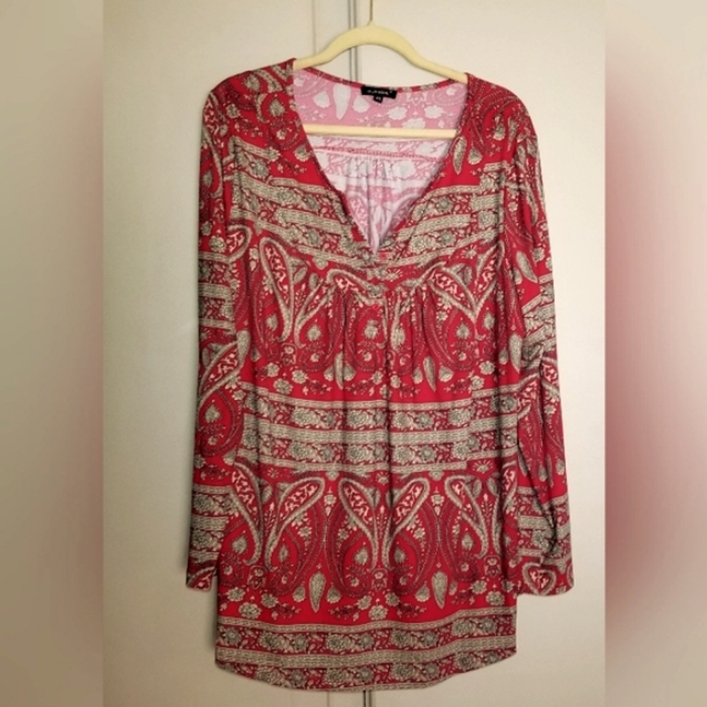 Paisley Red Women's Plus Size Top.  3X. NWOT Casual. Dressy. Jeans. Skirt.